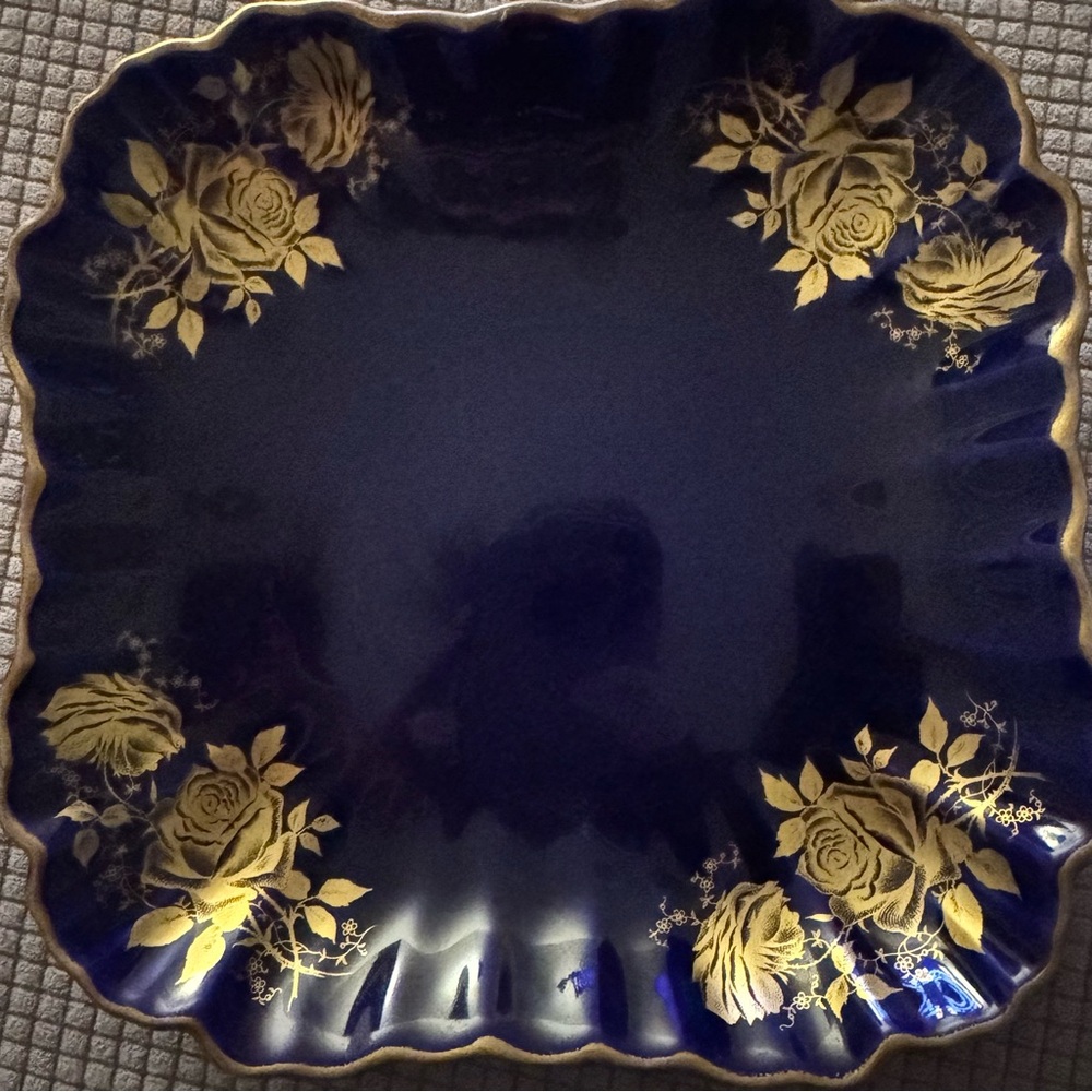 Elegant Blue and Gold Floral Plate